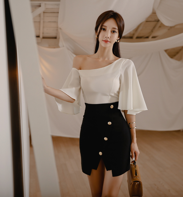 心壹穿搭|女神孙允珠高清时尚搭配：秋雅莲子银杏花扇优雅露肩裙