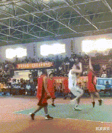 按摩|若在按摩店偶遇女大童鞋,她装作不认识我,这种情况要主动说话吗?