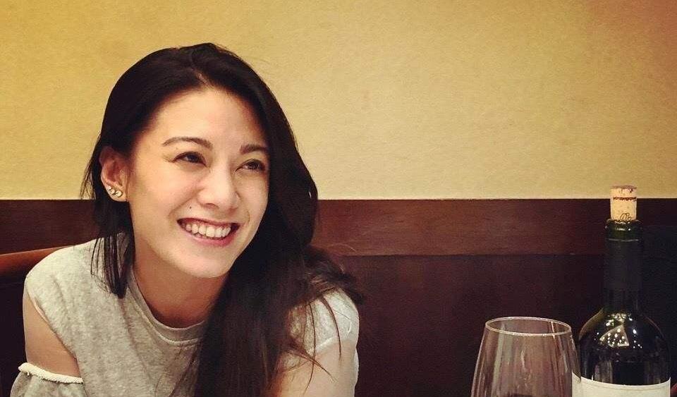 廖碧儿|前TVB花旦廖碧儿：劈腿、拜金、争议不断，如今自曝摔倒面临毁容