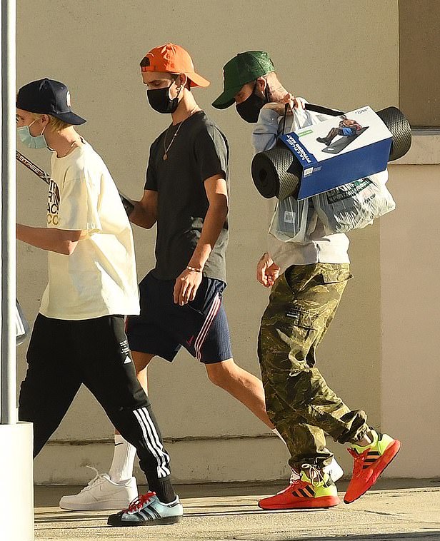 发型|发型的重要性堪比整容！贝克汉姆染金发扮小鲜肉，俩儿子贼像贝嫂