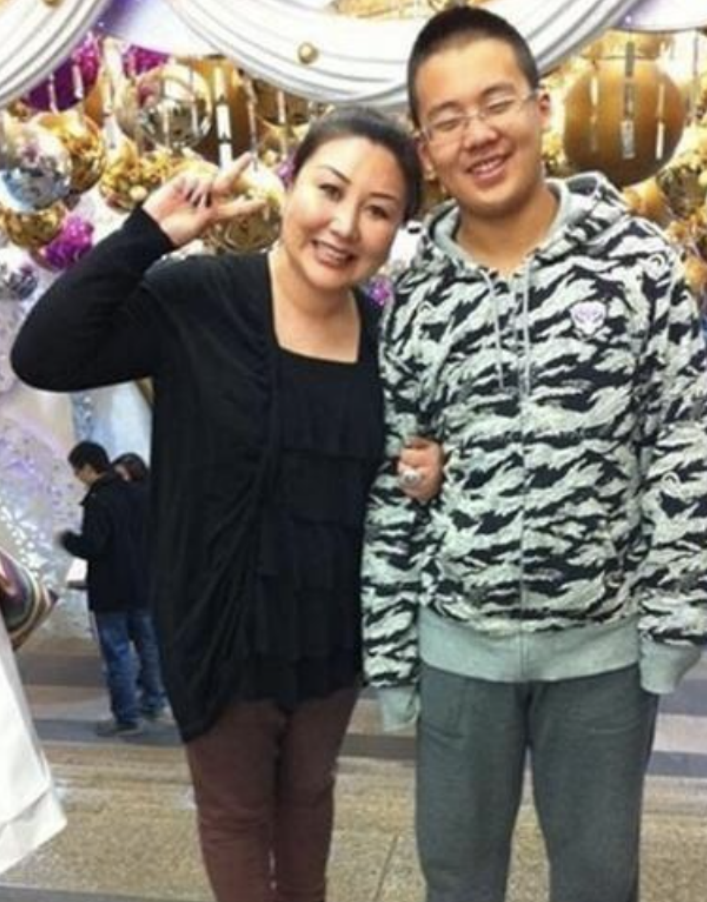 古月|郭麒麟：父母离婚那天他号啕大哭，王惠是我母亲的名字