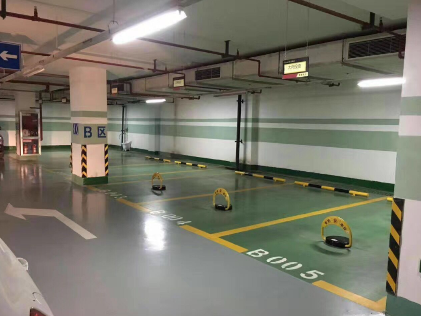 贷款 男子买下375个车位安装地锁，其他业主不满，物业：你们早干嘛了