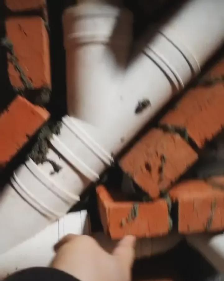 水电工这样给我家布置下水管道，真的让我很满意不得不竖起大拇指