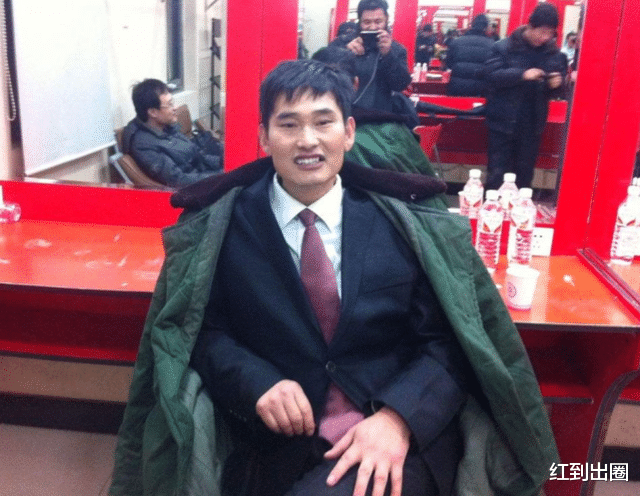 朱之文|大衣哥再次翻红了！受央视邀请录节目，挺大肚富态十足有望上春晚