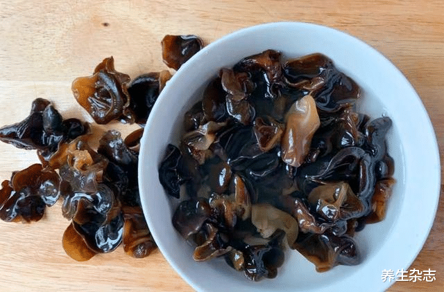 口腔健康|母女二人频繁腹泻，双双查出肝癌，医生：常吃1种菌类，等于“自残”