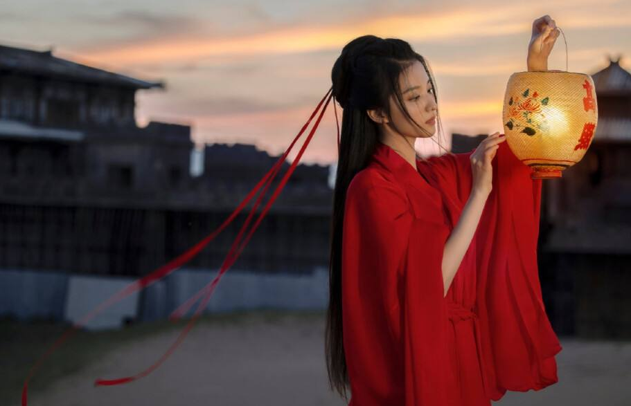 朱之文|总觉得王楚然古装的样子很像一个人，终于找到了，原来是她