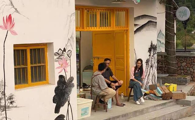 小猫咪的星座故事 汪涵在长沙农村开店，坚持素颜出镜还现场抠脚，变成乡野知心大哥