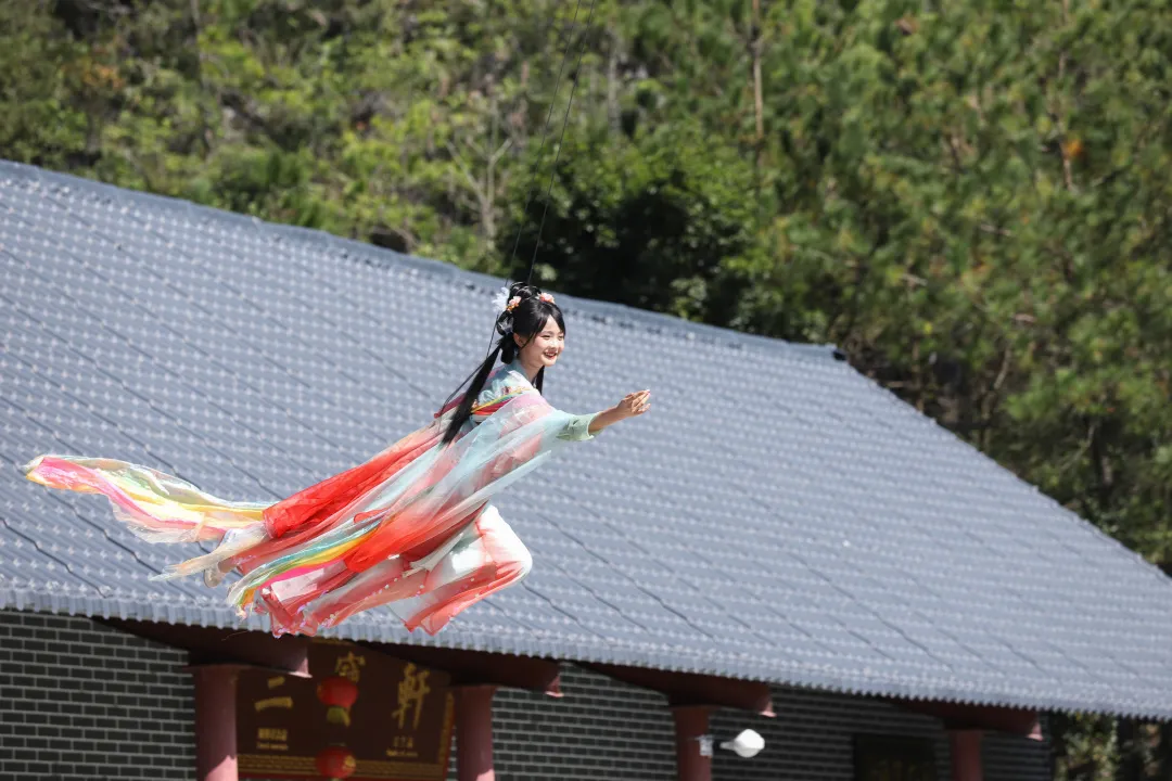 杨馥羽|仙女下凡!抖音百万粉丝网红达人杨馥羽,在观音山再现仙侠传说!