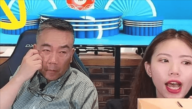 杨议|杨议直播再惹争议！面对镜头言语犀利，网友：骂起人来真招架不住