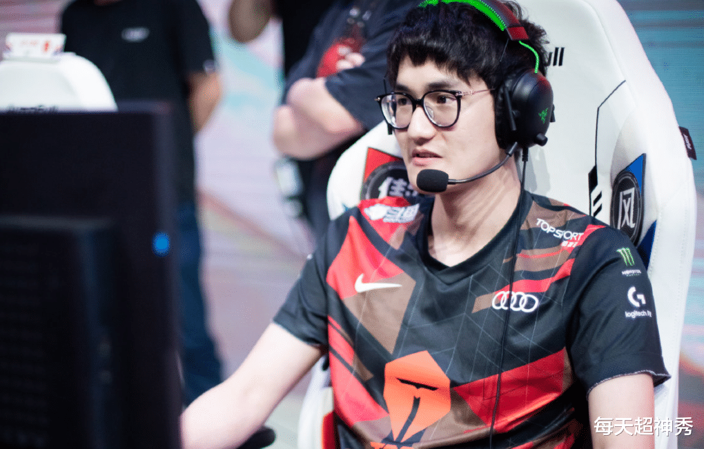 tes战队|前FPX野王去向明确，TES官博晒图暗示，卡萨面临困境