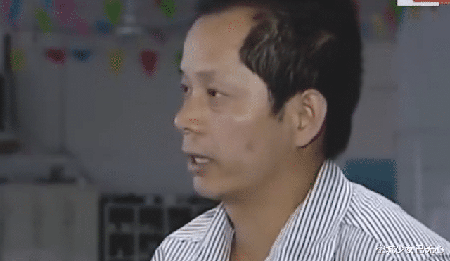 单亲妈妈独自抚养儿子8年,父亲出现后,儿子却毫不犹豫跟父亲走