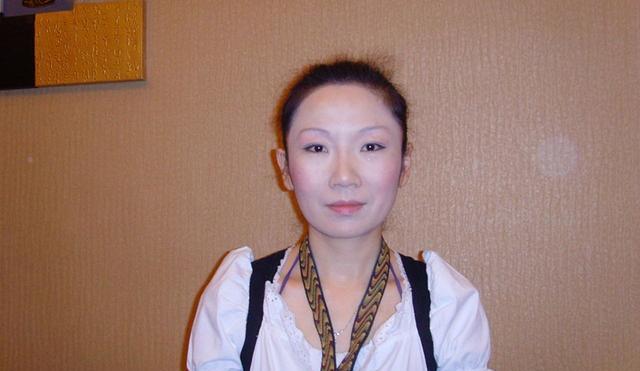 李玉刚|李玉刚：落魄时跳河自杀，被乞丐救下，父亲去世成他最伤心的事儿