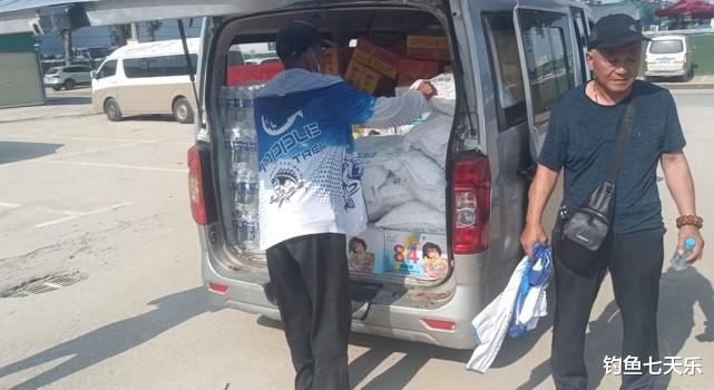 郑州|洪水在蔓延！这群郑州钓鱼人却满载米面油粮，火速支援鹤壁