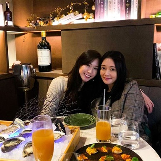 小三|清纯女星当小三，“1个月52次”榨干情夫！22岁漂亮女儿近照曝光