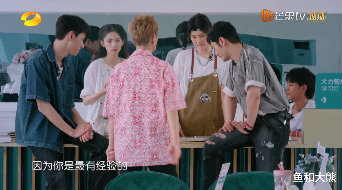 龚俊|《中餐厅5》首播，龚俊仅出镜10分钟，两个细节表明他恐不会常驻