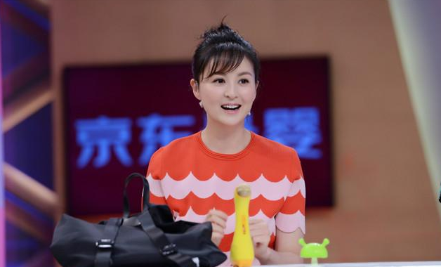 李小冉|一年接6部女主戏，却因得罪导演沦为18线，被富豪老公苦追11年