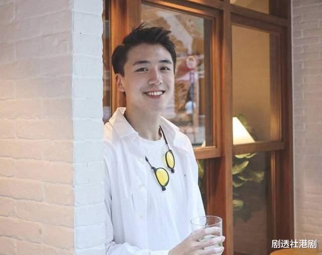 刘亦菲|又一混血星二代正式出道，长相帅气酷似韩国男星，家族基因强大