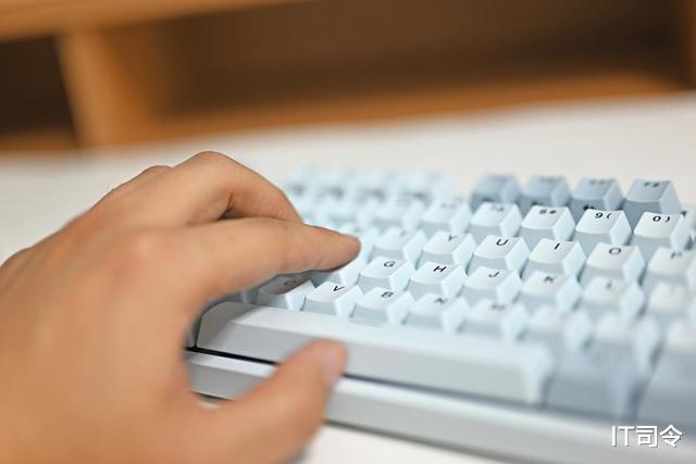 vivo|顏值實力并存，性價比首選，上手體驗杜伽K310機械鍵盤