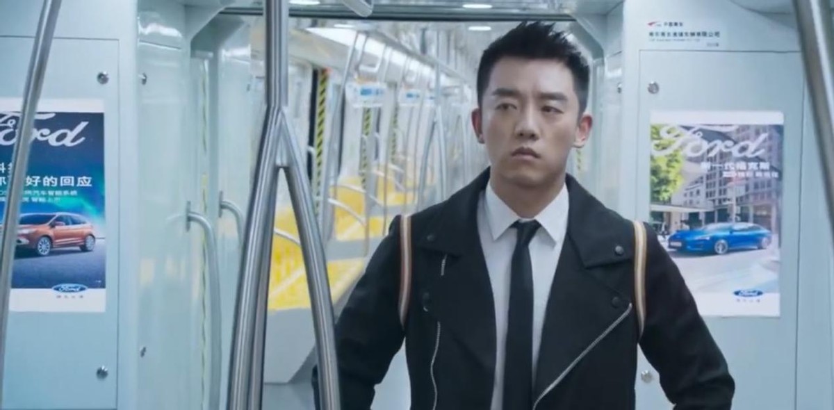 张国立|张国立新剧中这位演员，无演技无颜值，关系户仨字像直接写在脸上