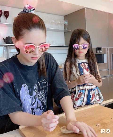 周杰伦|昆凌晒儿女正脸照，5岁女儿如同周杰伦复制粘贴版，儿子发色引关注