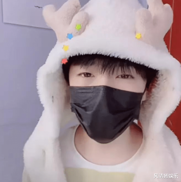 艾比|“吃个桃桃”被封后心不甘，特晒旗袍照，网友：赶紧变性吧