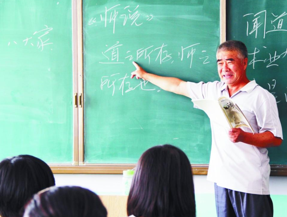 王源|王源获得铁饭碗工作，光考察就花了3年时间，比明星身份还耀眼