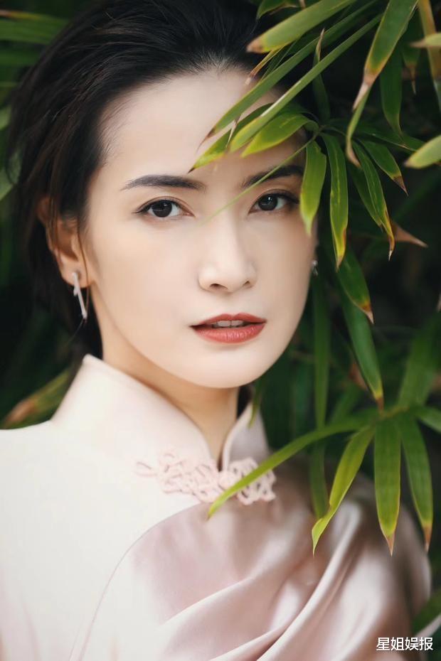 李媛|曾被称为“京城头牌野模”，27岁才转型当演员，老公还比她大了22岁