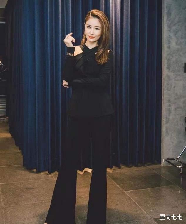 里尚七七 林心如担任电影节评审，为抢风头竟穿超高开叉裙，真没人比她敢穿
