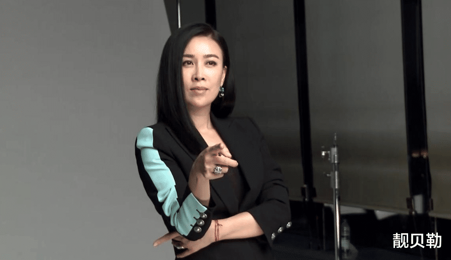 那英|那英耿直人设又上线，直接怼张柏芝粉底太厚，结果被7个字扎了心