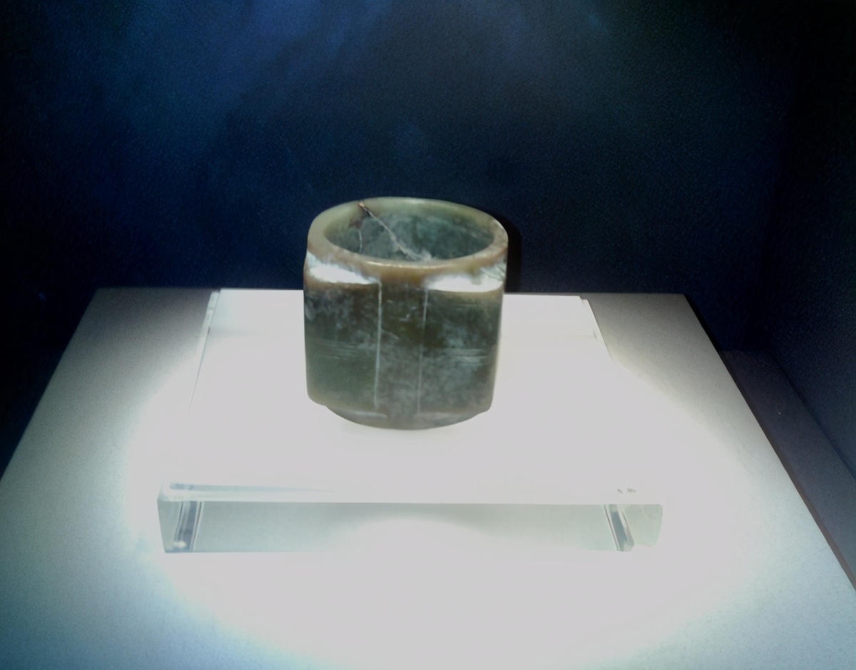 三星堆|和青铜器一样画风清奇的三星堆玉器，竟有一件绝世无双的神品