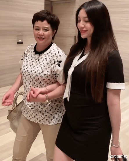 韩安冉|兜儿婆婆跑泽西直播间，说想念韩安冉，同生孙女更爱有钱的儿媳？