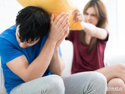 |出差提前回家，听到丈夫和陌生女人的谈话，得知了令我崩溃的真相