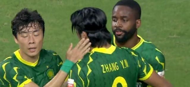 憨爸爸育儿|球迷生气了，万人留言教练下课：国足队长都来了还不赢，真水货