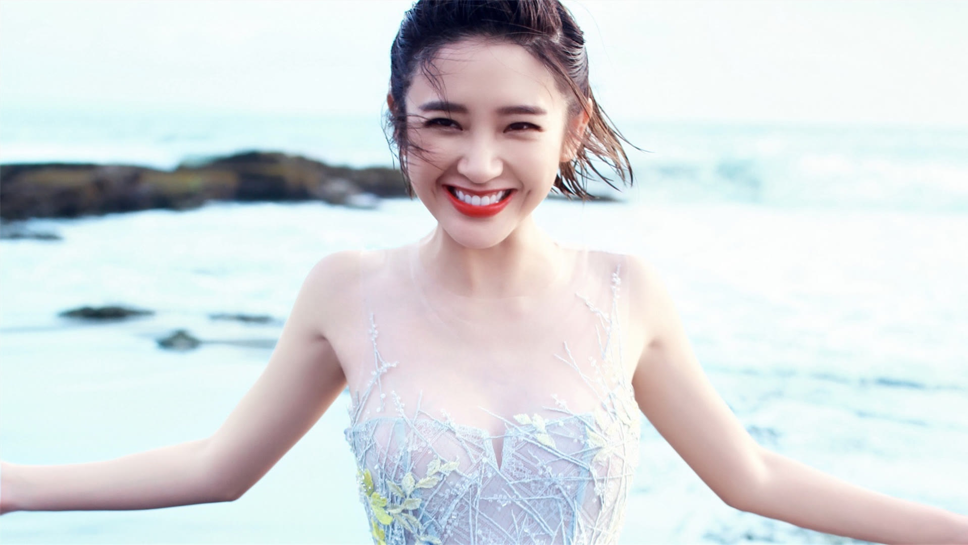 甄嬛|5位“一笑倾城”的女星,刘亦菲不可方物的美,李嘉欣让人沦陷了