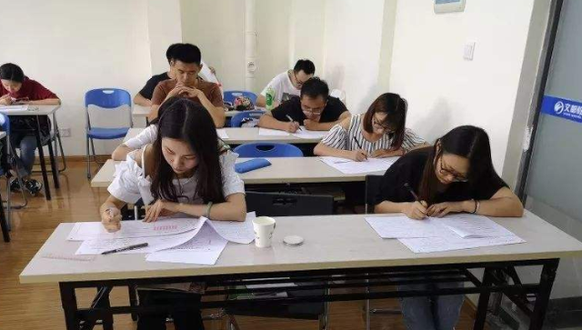 家有二宝育儿|3年制和2年制的研究生大不同，难度不一样不说，还会影响到就业