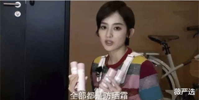 猪皮|超模中“行走的白月光”，穿高开叉裙膝盖成亮点，肌肤白到无色差