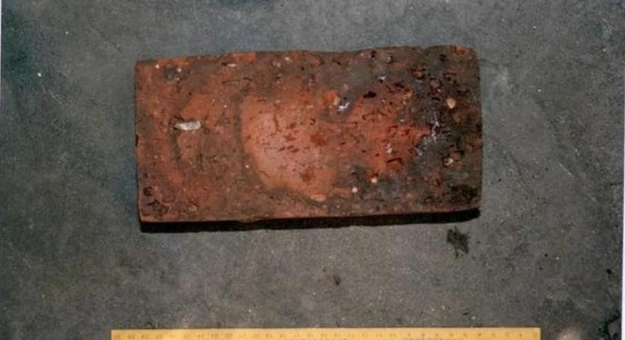 长脖子爸比说|因20元差价女老板被砖头锤杀,凶手潜逃16年落网,被抓时已成家