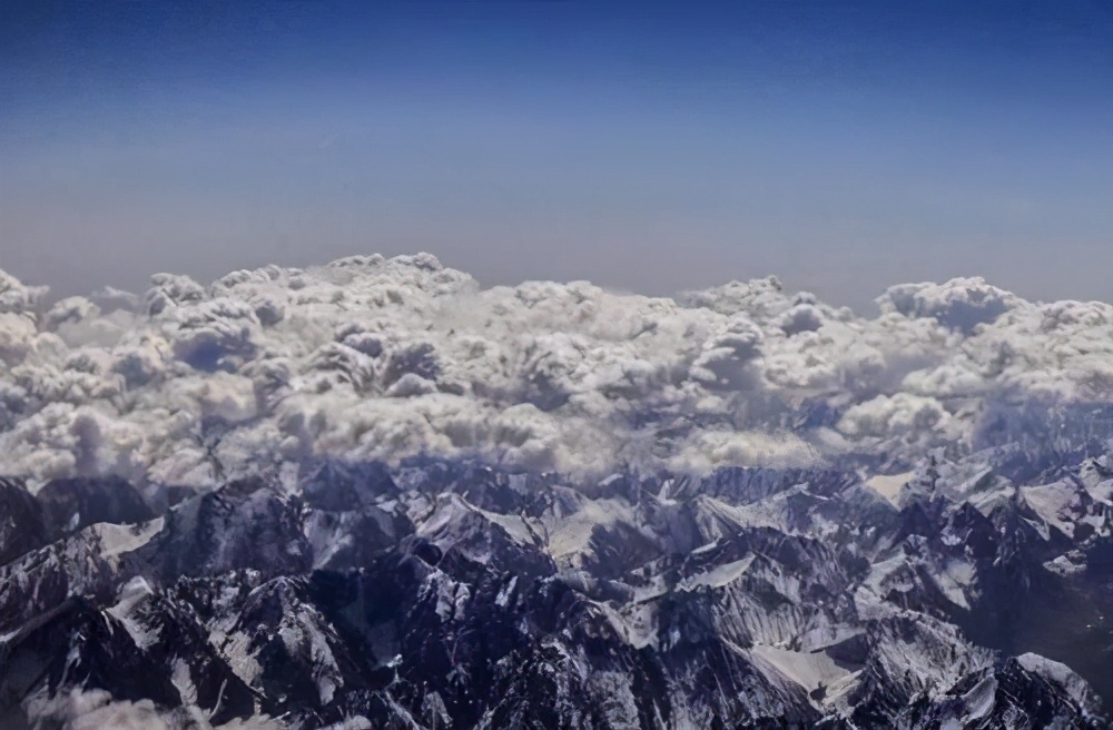 考古学家|昆仑山曾发现万年岩画，画有“飞机图案”，史前文明真的存在？