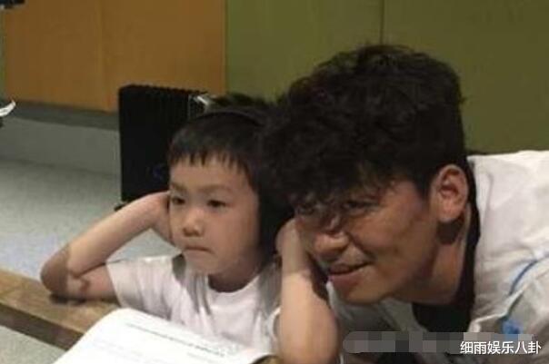 王宝强|王宝强的儿子已经长大，网友：现在知道亲爹是谁了