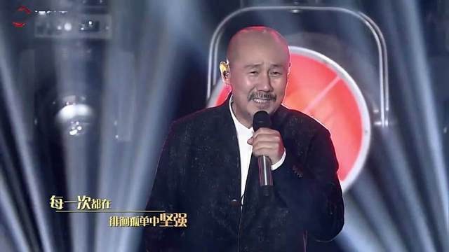 刘烨|腾格尔沈腾合体跳舞！撅起屁股左右摇摆好投入，打扮帅气表情滑稽