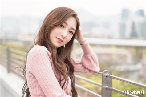 何依婷|不急嫁人！TVB力捧小花自曝曾是恋爱脑，容易被感动以及轻信别人
