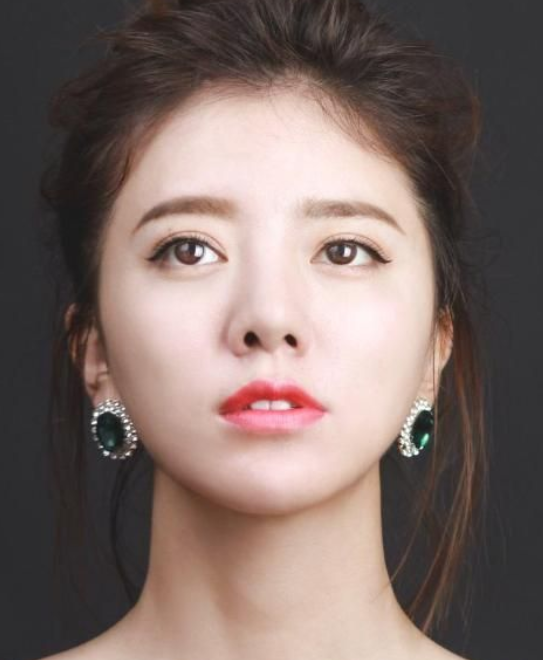 豹子号|《浪姐2》里的团宠，阿兰竟然是隐形翡翠达人，你被美到了吗？