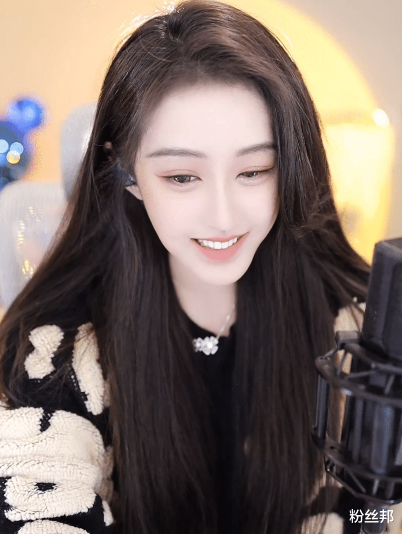 女主播|YY年度“女音乐人”分组，女主播很忙都不播，因有人“鞠躬”退赛