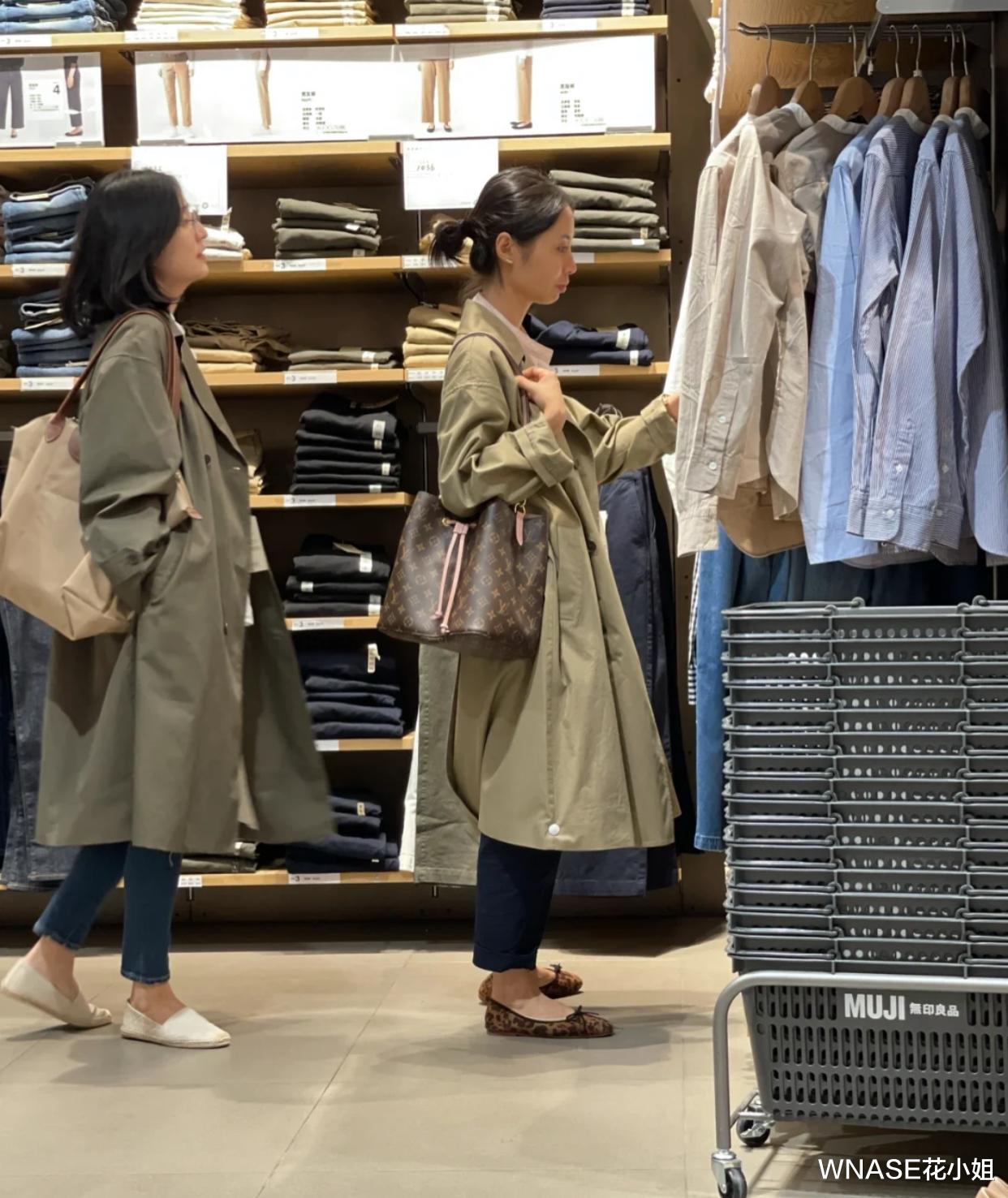 WNASE花小姐 今年风衣流行穿得“松弛”！气质好看，胖女孩也能穿