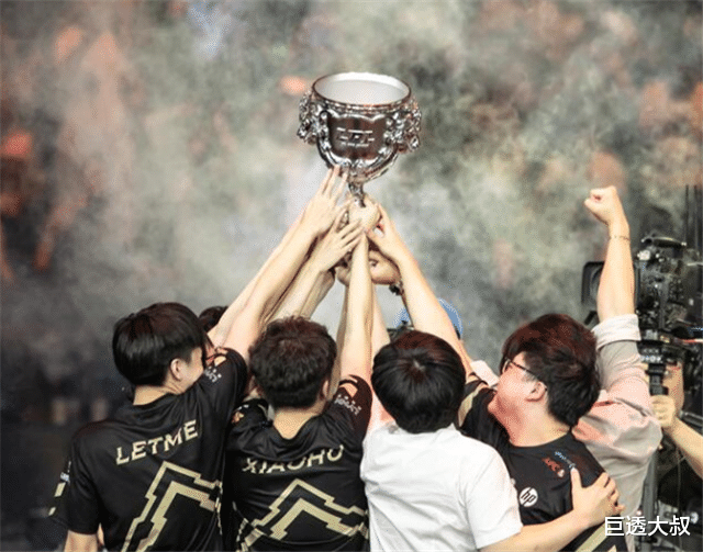 Uzi|被Uzi封了的人发文：我没演他只是状态不好，职业选手就能封我？