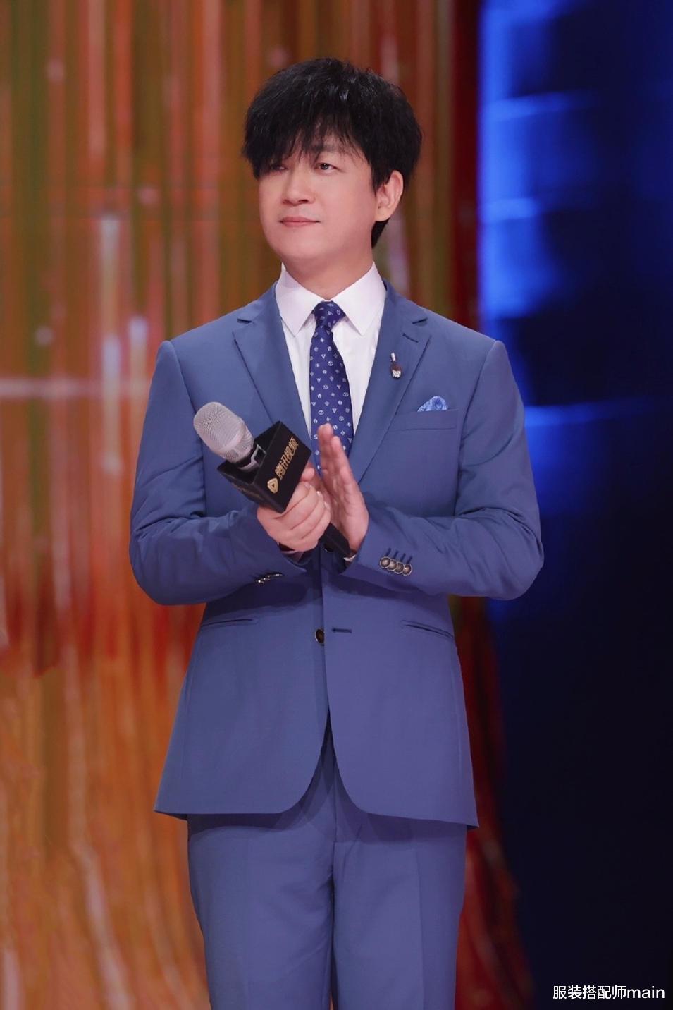 服装搭配师main|年轻靠颜值，中年靠演技，爱摇滚也爱书画，潘粤明真宝藏好男人