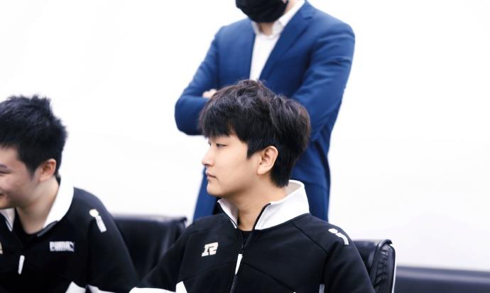 魔王樊|AG超玩会大名单分析,久诚首发概率大,三辅助仍是关注焦点!