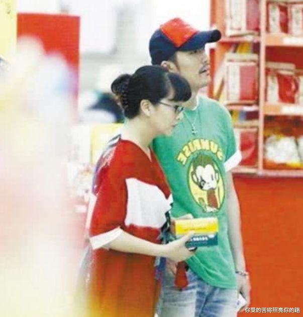 谢杏芳|江珊一家近照,小15岁老公比靳东还帅,女儿长得比她还美