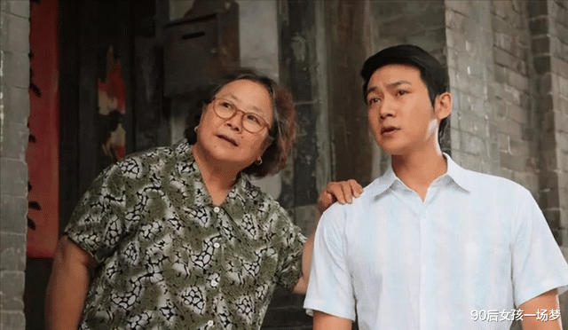 嫁给爱情|嫁给爱情衍生“累赘”，丈夫瘫痪她含泪息影，这坎坷的一生，太辛酸