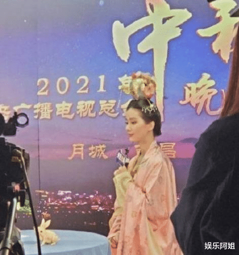 刘诗诗|刘诗诗时隔5年再现古装，高糊画质下不失端庄大气，仪态太婀娜了